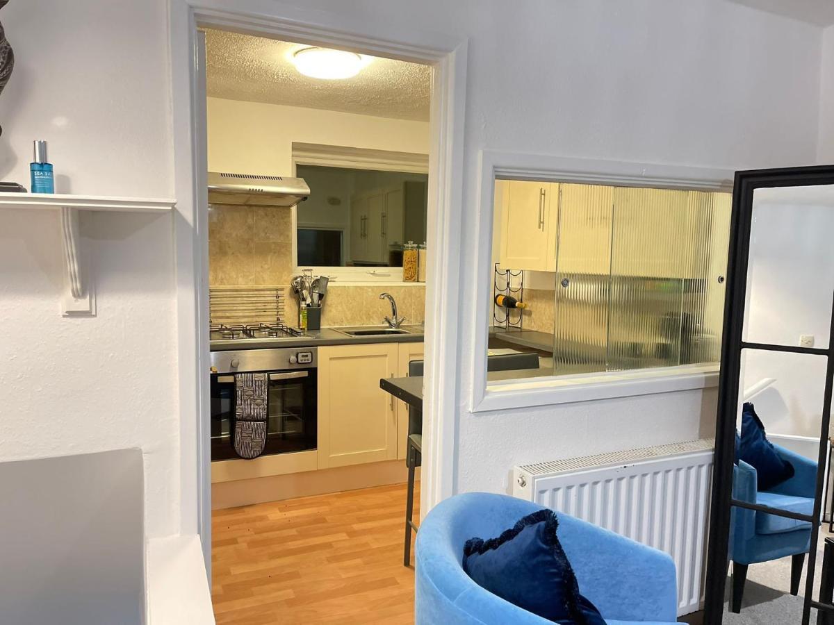 Lovely 1 Bed Home Near Hospital, With Parking & Garden Work Contractor Leisure, Sapphire CBG Екстериор снимка